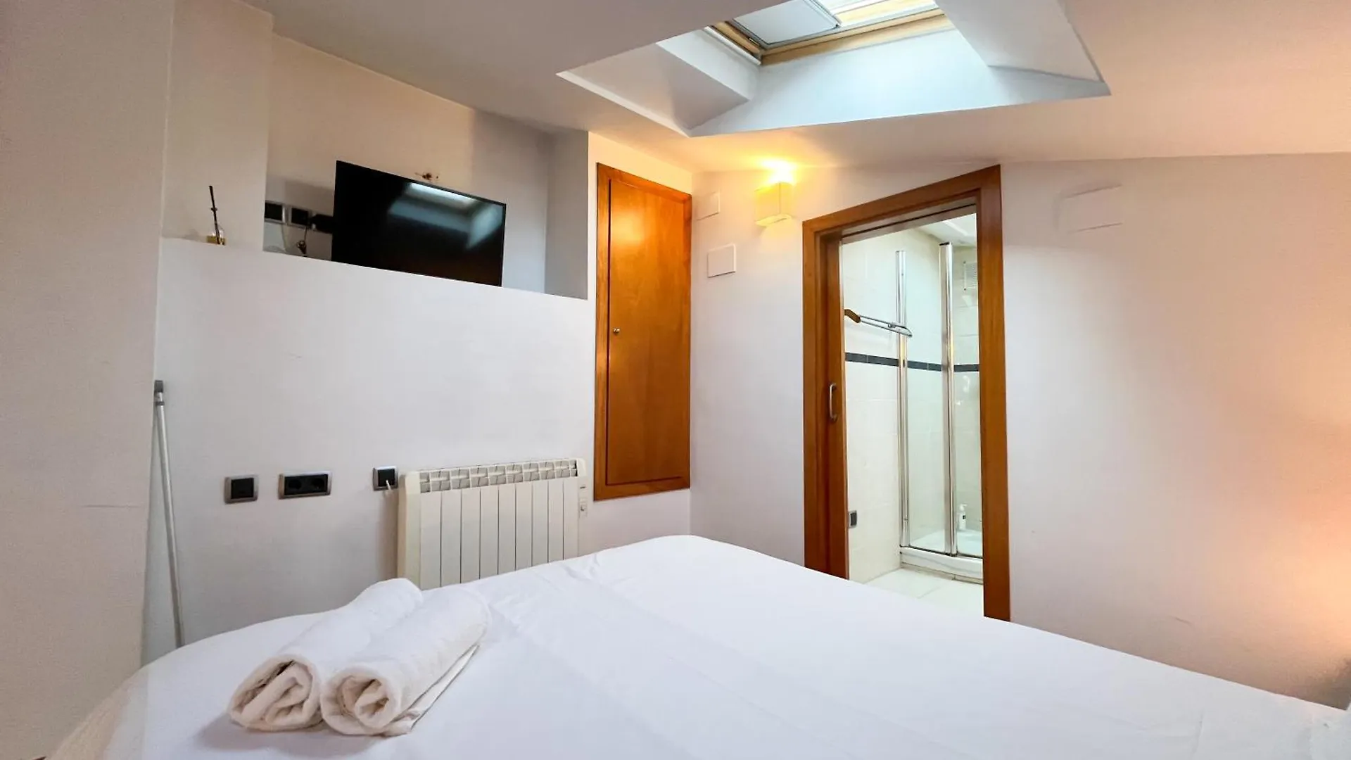 Apartman Modern Apt In Old Town W Cathedral Views Girona